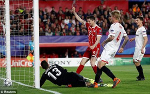 2 lần được đối thủ "giúp sức", Bayern Munich đặt một chân vào bán kết Champions League