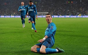 Để có tuyệt phẩm trước Juventus, Ronaldo đã mất hơn 10 năm làm "kẻ thất bại"