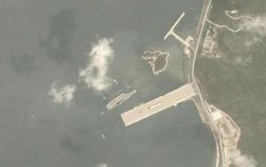 Hạm đội khủng 43 chiến hạm Trung Quốc nguy cơ “chạm trán” siêu tàu sân bay Mỹ trên Biển Đông