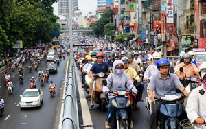 Chàng phượt thủ Mỹ: "Cách người Việt điều khiển ô tô là lái xe sao?"