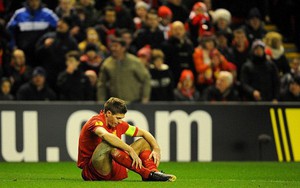 Cả sự nghiệp phấn đấu, Gerrard cũng không may mắn bằng 15 kẻ "ngồi chơi nhận cúp" này