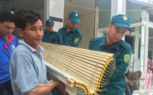 5 căn nhà bất ngờ đổ sụp xuống sông lúc sáng sớm