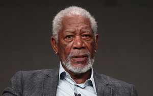 Sau lời xin lỗi, Morgan Freeman khẳng định chỉ "pha trò vô duyên" chứ không quấy rối và cưỡng ép quan hệ