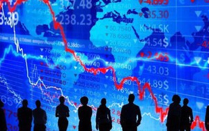 Bloomberg: Chứng khoán Việt Nam từ thị trường tăng nhanh nhất thành giảm sâu nhất thế giới