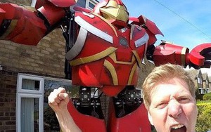 Quá hâm mộ Tony Stark, hai nhà phát minh tạo ra Hulkbuster "thủy lực" từ phụ tùng mua trên eBay