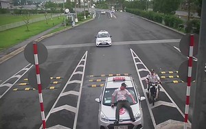 Taxi đâm trực diện, hất nhân viên an ninh sân bay lên nắp capo