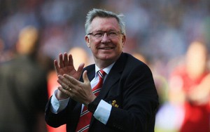 Sir Alex đã ngồi dậy và nói chuyện được sau ca phẫu thuật khẩn cấp