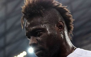 Chửi lén trọng tài, "trai hư" Balotelli có nguy cơ bị cấm đến mùa sau