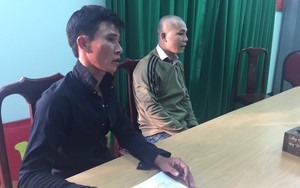 Cảnh sát giao thông truy đuổi, bắt giữ 2 đối tượng thủ dao vào roi điện trong người
