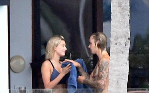 Hailey Baldwin mặc gợi cảm, thân mật bên tình cũ Justin Bieber