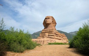 Ai Cập đệ đơn khiếu nại lên UNESCO vì Trung Quốc lại lén xây tượng nhân sư fake 1 to đẹp hơn cả bản gốc
