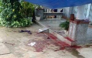 Đi xem đá bóng về, tá hỏa phát hiện người lạ chết trên vũng máu trước sân nhà
