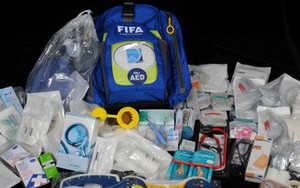Túi đồ cấp cứu của bác sĩ tại World Cup có những gì?