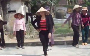 Clip "Khi các bà các mẹ ở quê mình đi thi Next Top" đang làm mưa làm gió trên MXH vì quá đáng yêu