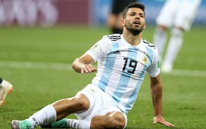 Argentina đại loạn, Aguero móc máy thói "nịnh Messi" của HLV