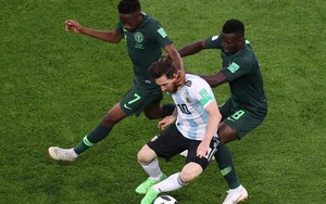 Messi nói đúng 1 điều trong giờ nghỉ giúp Rojo ghi bàn thắng "để đời"