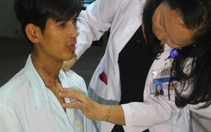 Chàng trai Campuchia hết cấm khẩu 2 năm nhờ bác sĩ Việt Nam