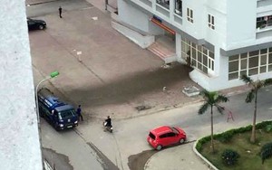 Sau tiếng nổ, chất thải bắn tung tóe khắp sân chung cư ở Hà Nội