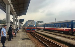 Tàu hỏa bốc cháy ở Phú Yên, hàng chục hành khách chạy tán loạn