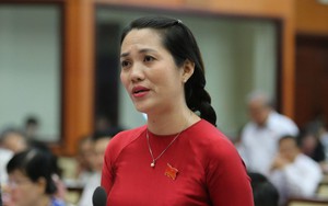 Đại biểu TP.HCM nghẹn lời, "không cầm được nước mắt" khi xem clip anh công nhân thoát nước