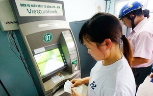 4 ngân hàng phải báo cáo Bộ Công Thương vụ đồng loạt tăng phí rút tiền qua ATM