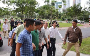 Hàng chục người náo loạn, chen lấn khi Bí thư Nguyễn Thiện Nhân đến Thủ Thiêm