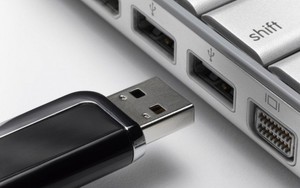Bạn có thực sự cần phải "tháo an toàn" USB trước khi rút nó ra khỏi máy tính?