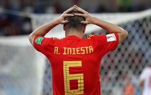 Cựu sao Barca: "Iniesta không đáng bị đối xử như thế, anh ấy nên từ giã đội tuyển"