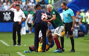 World Cup 2018: Ghi bàn thôi chưa đủ, Neymar còn "chói sáng" với pha diễn kịch đẳng cấp