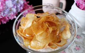 Đây là bí quyết làm snack khoai tây mỏng giòn ngon hơn đi mua