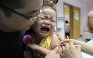 Từ vụ bê bối vaccine tiêm chủng cho trẻ em Trung Quốc: Việt Nam không sử dụng vaccine từ Trung Quốc