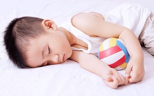 Cần làm gì khi trẻ đái dầm?