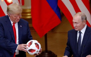 Washington lo quả bóng ông Putin tặng ông Trump có thiết bị nghe lén, Matxcơva tuyên bố gì?