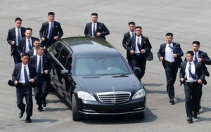 Đội cận vệ tinh nhuệ của ông Kim Jong Un: Không sẹo, không hình xăm, cao tối thiểu 1m75
