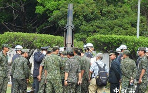 Quân đội Đài Loan gặp sự cố xấu mặt trong nghi lễ đón tiếp đồng minh thân thiết