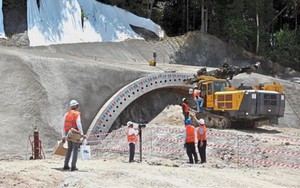 Malaysia ngừng dự án đường sắt 20 tỷ USD với nhà thầu Trung Quốc