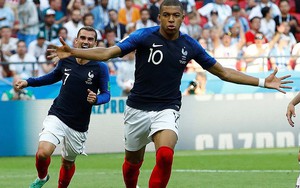 Pháp - Uruguay: ‘Súng một nòng’ chọi ‘súng ba nòng’