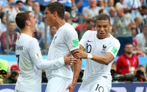 Pháp 2-0 Uruguay: Thủ môn Uruguay "biếu" bàn thắng cho Griezmann
