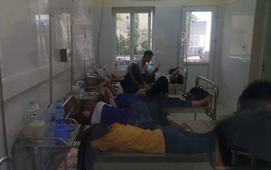 Hà Nội: Bệnh viện quá tải vì hàng trăm học viên đau bụng nhập viện