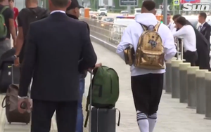 Dàn sao Brazil cúi đầu rời Nga, Neymar lần đầu chia sẻ sau thất bại