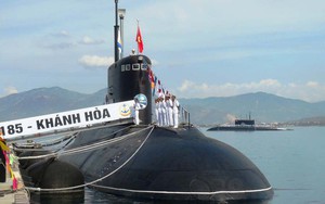 Tổ quốc ghi công người lính tàu ngầm Kilo VN đầu tiên hy sinh: Nước mắt vợ trẻ, con thơ