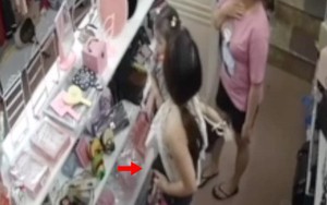 Hà Nội: Girl sành điệu dắt theo con nhỏ đi mua sắm rồi cuỗm luôn cả tiền và đồ của cửa hàng