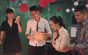 Mẹ đẻ và hai con tổ chức lễ kỷ niệm 3 năm yêu nhau cho bố và mẹ kế: Câu chuyện "hot" nhất hôm nay