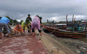 Bão số 4 có xu hướng di chuyển chậm, sức gió duy trì cấp 9-10