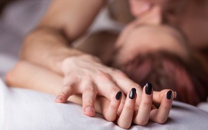 Làm gì sau khi quan hệ tình dục không an toàn với người nhiễm HIV?