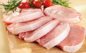 Lỡ mua phải miếng thịt lợn hôi, đừng vội vứt đi mà phí vì bạn có thể khử mùi sạch sẽ bằng 2 thứ nguyên liệu cực rẻ tiền này