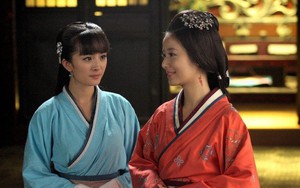 Mới ngày nào còn là "a hoàn" của Lâm Tâm Như, giờ đây ai cũng vươn lên thành sao nổi tiếng, có người còn vượt mặt "tiểu thư"