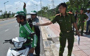 ‘Không xin được việc thì về với bố mẹ, sao con đi cướp?’