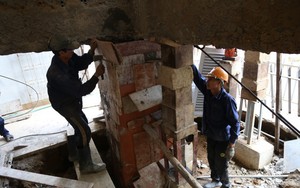 Cận cảnh "thần đèn" nâng nhà thờ nặng 5.500 tấn lên 2 mét