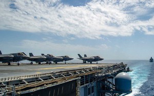 Lầu Năm Góc "nóng mặt" với tàu chiến Nga, Mỹ triển khai F-35 tới Syria?